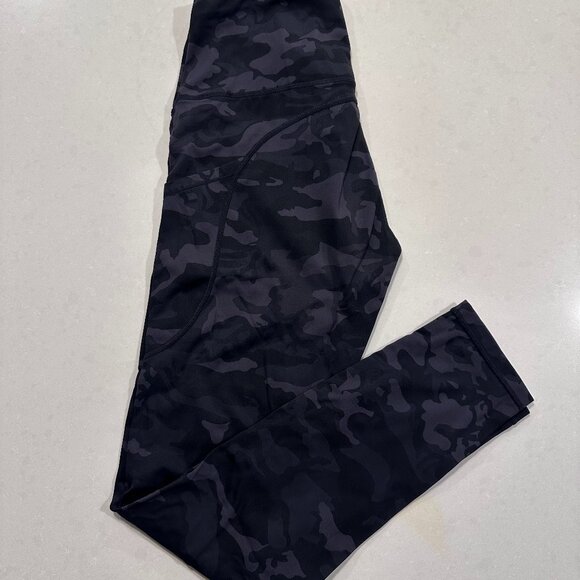 Black Camo Leggings with Pockets, Size Medium - Picture 1 of 3
